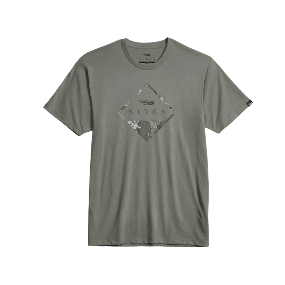 SITKA OPTIFADE BADGE TEE - FIELD GRAY