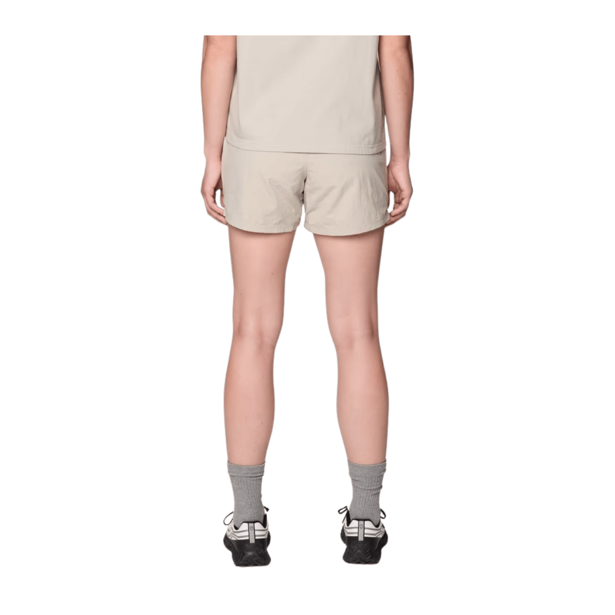 MOUNTAIN HARDWEAR WOMEN'S STRYDER BELTED SHORT 5" - OYSTER SHELL - BACK VIEW