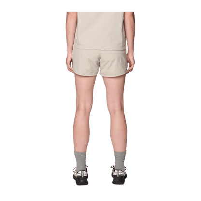MOUNTAIN HARDWEAR WOMEN'S STRYDER BELTED SHORT 5" - OYSTER SHELL - BACK VIEW