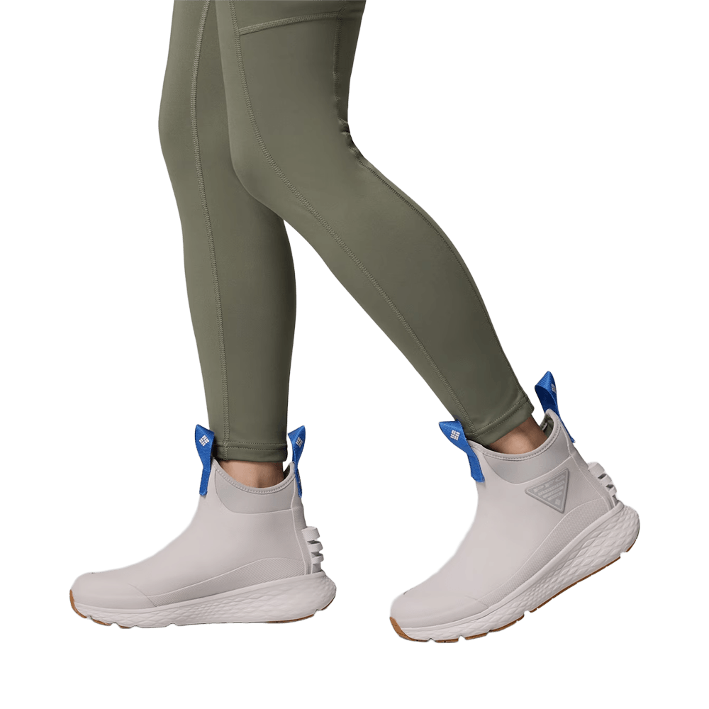COLUMBIA WOMEN'S DRY TORTUGAS PFG PRO SPORT BOOT - GRAY ICE VIVID BLUE with model wearing them