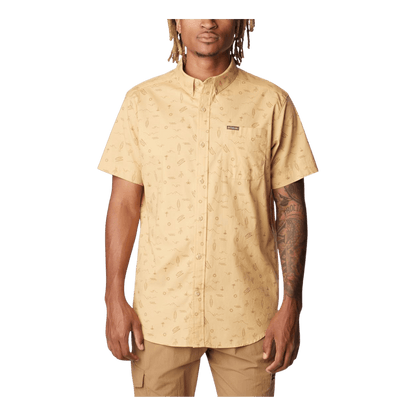 COLUMBIA MEN'S RAPID RIVERS PRINTED SHORT SLEEVE SHIRT - LIGHT CAMEL - FRONT VIEW
