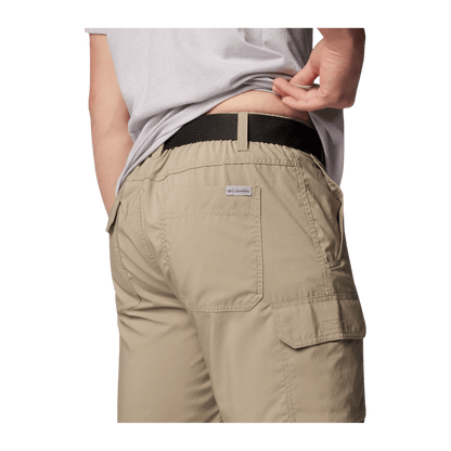 COLUMBIA MEN'S SILVER RIDGE 10" UTILITY CARGO SHORTS - TUSK - CLOSE-UP BACK VIEW