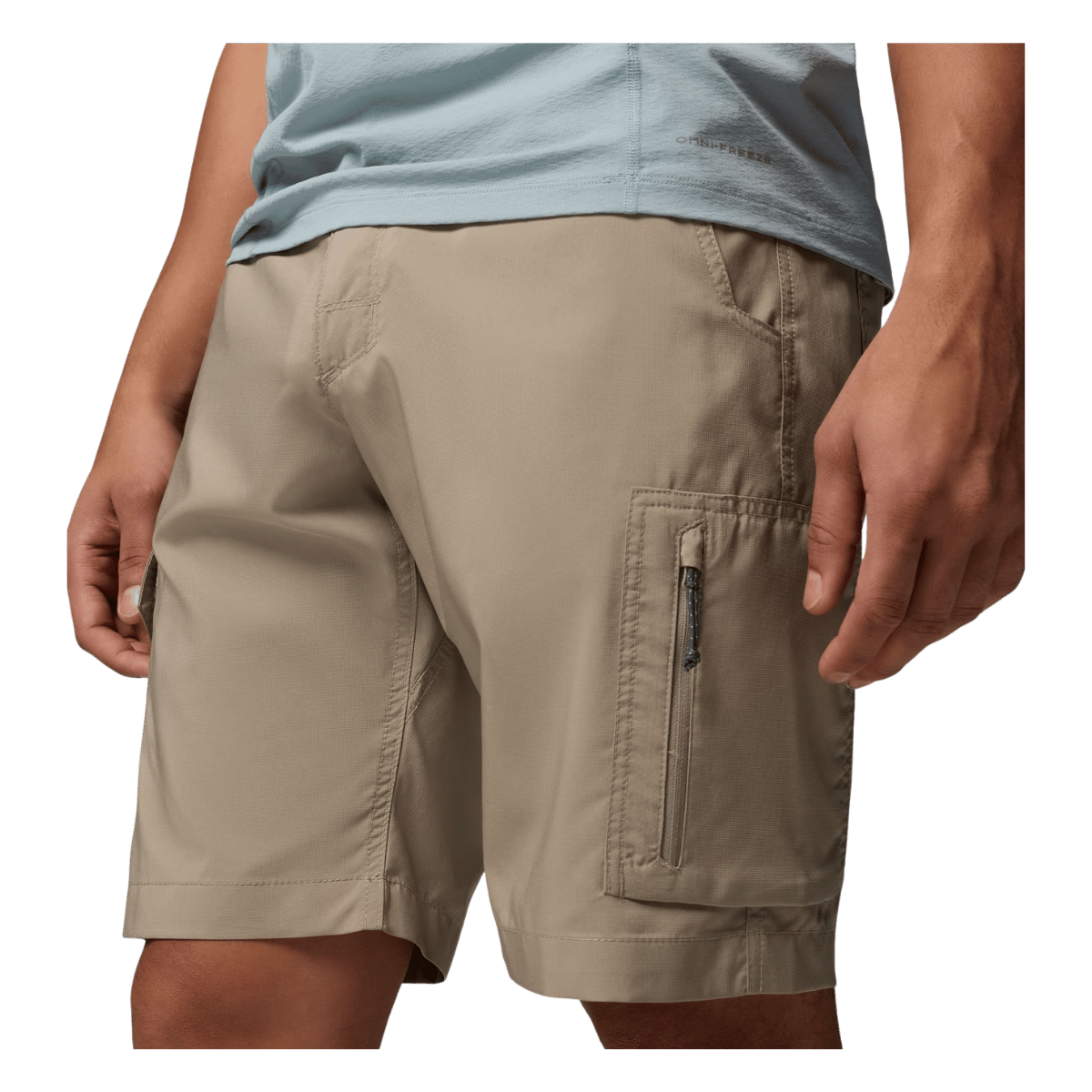 COLUMBIA MEN'S SILVER RIDGE UTILITY CARGO SHORT TUSK-CLOSER FRONT SIDE VIEW