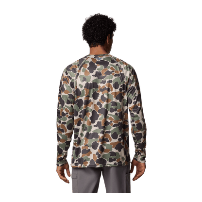 COLUMBIA MEN'S SUPER TERMINAL TACKLE LONG SLEEVE SHIRT - FOSSIL DELTAHUNTER CAMO - BACK VIEW