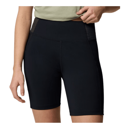 COLUMBIA WOMEN'S BOUNDLESS TREK 1/2 TIGHTS 7" - BLACK - CLOSE-UP VIEW 