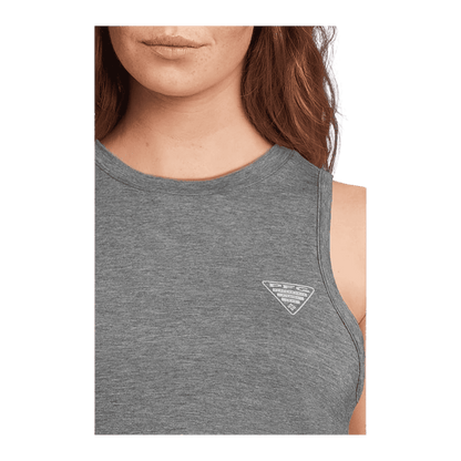 COLUMBIA WOMEN'S PFG UNCHARTED TANK - SHARK HEATHER - CLOSE-UP VIEW