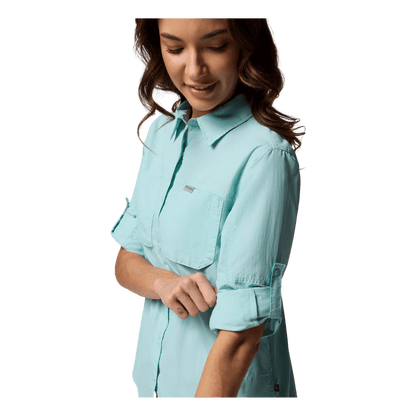 COLUMBIA WOMEN'S SKIEN VALLEY LONG SLEEVE SHIRT - SPRAY - CLOSE-UP SLEEVE SIDE VIEW