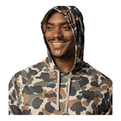 COLUMBIA MEN'S WILD CAST CAMP HOODIE -FOSSIL DELTAHUNTER - CLOSE-UP HOOD FRONT VIEW