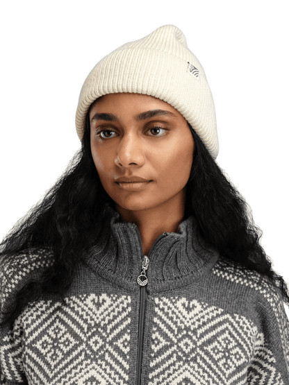 DALE OF NORWAY BOUVET BEANIE HAT - OFFWHITE with female model