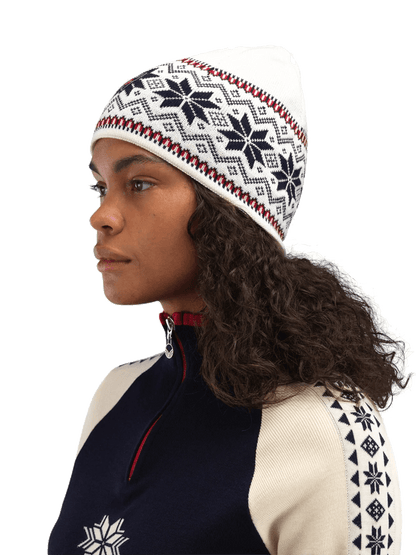 DALE OF NORWAY GARMISCH HAT - OFFWHITE NAVY RASPBERRY woman model