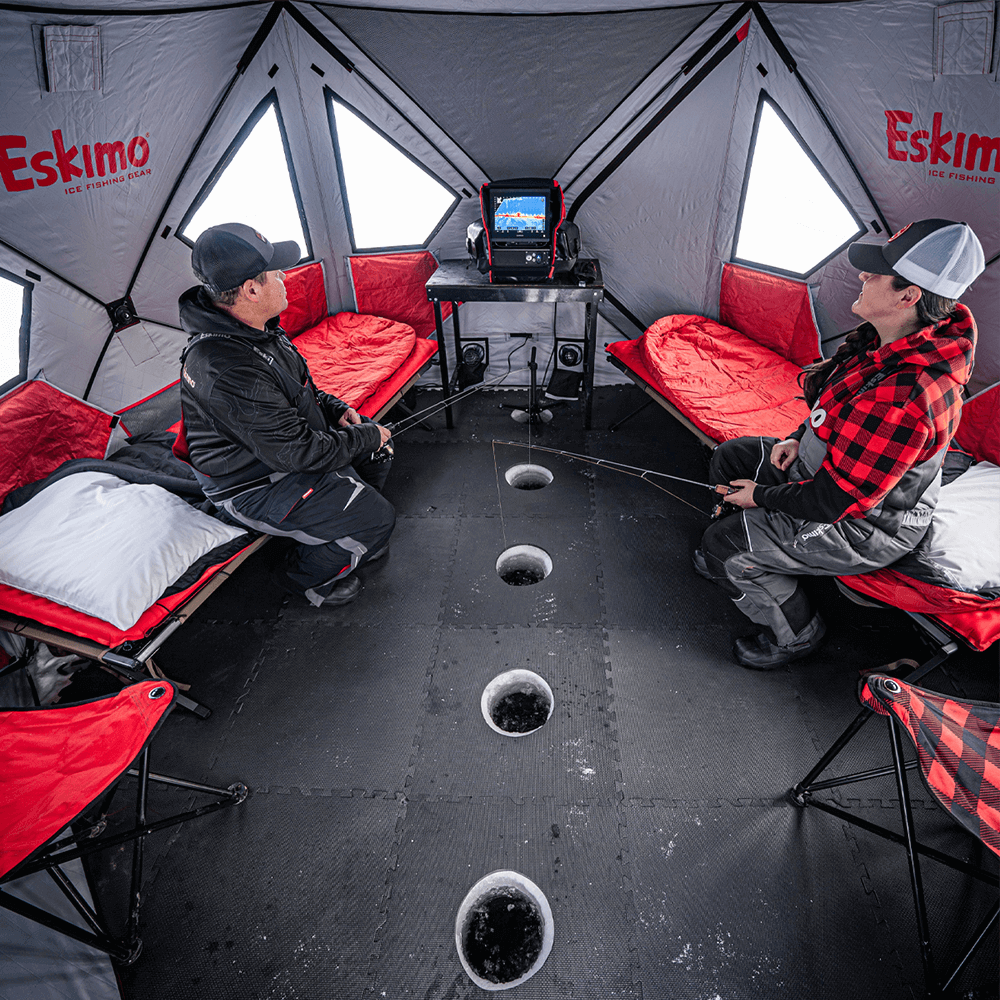 ESKIMO OUTBREAK 650XDP POP-UP SHELTER - INTERIOR VIEW