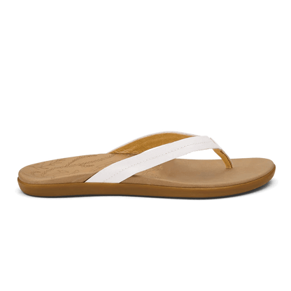 OLUKAI WOMEN'S HONU SANDAL - BRIGHT WHITE/GOLDEN SAND