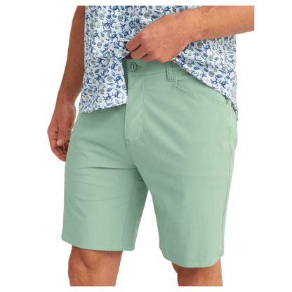 HUK MEN'S KONA 9-INCH SHORTS - FOG GREEN - FRONT VIEW