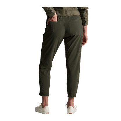 KUHL WOMEN'S VANTAGE CROP PANT - BLACK OLIVE - BACK VIEW