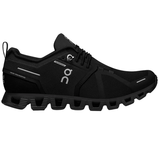 ON WOMEN'S CLOUD 5 WATERPROOF SHOES - ALL BLACK_SIDE RIGHT SHOE ANGLE