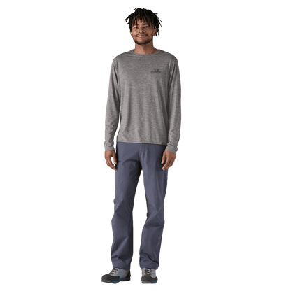 PATAGONIA MEN'S LONG-SLEEVED CAPILENE COOL DAILY GRAPHIC SHIRT - FEATHER GRAY - FRONT FULL VIEW WW