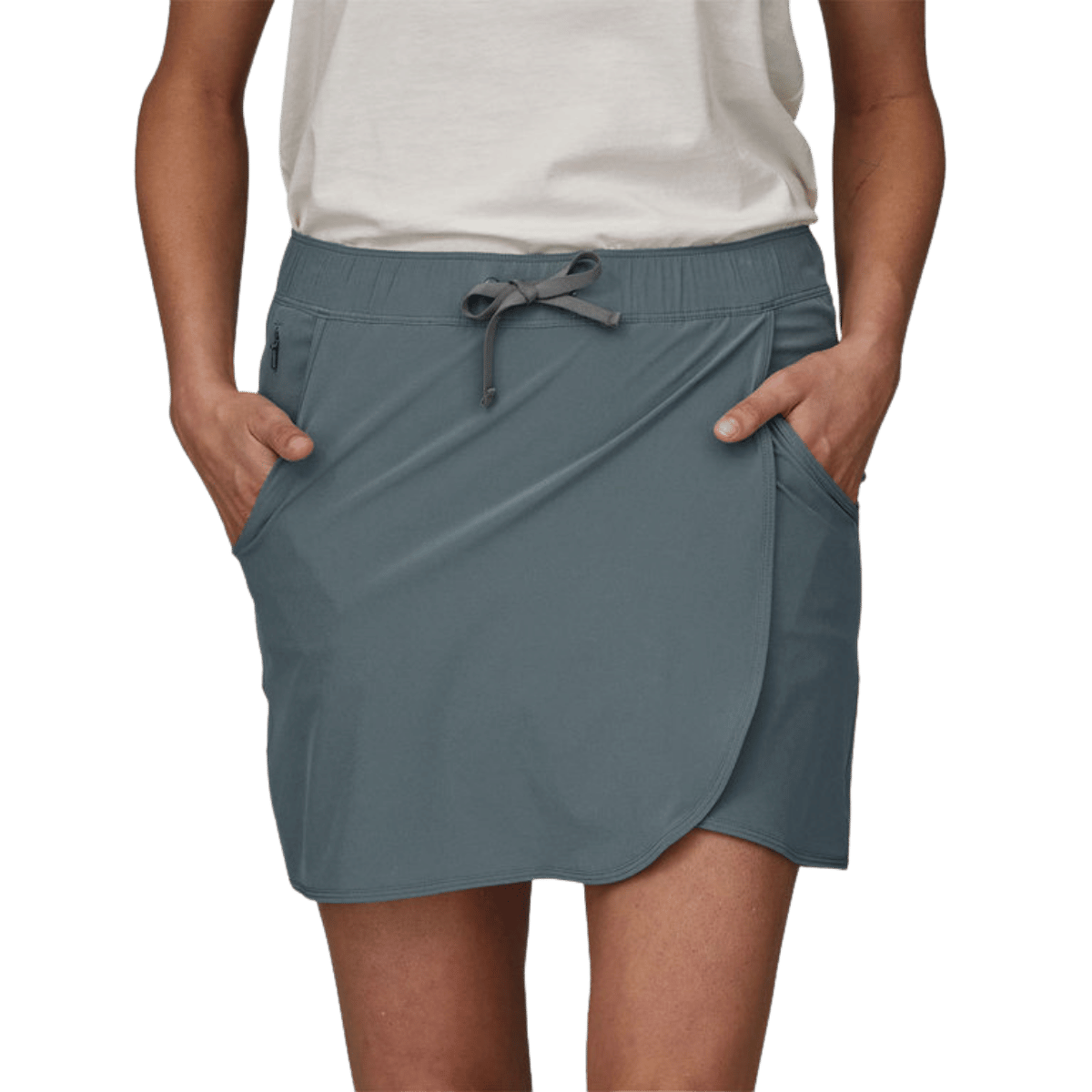 PATAGONIA WOMEN'S FLEETWITH SKORT - LT PLUME GREY WW FRONT
