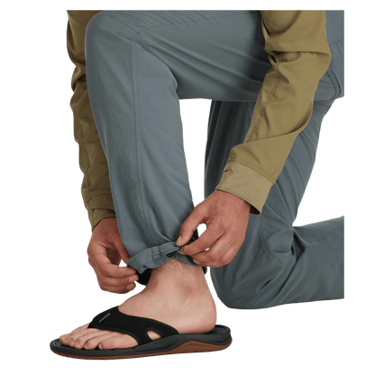 SIMMS MEN'S SUPERLIGHT FISHING PANT W/ UPF 50+ - STORM - BOTTOM PART