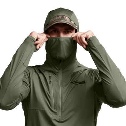 SITKA EQUINOX GUARD HOODY - OLIVE GREEN_2 - CLOSE UP VIEW (ON MODEL)