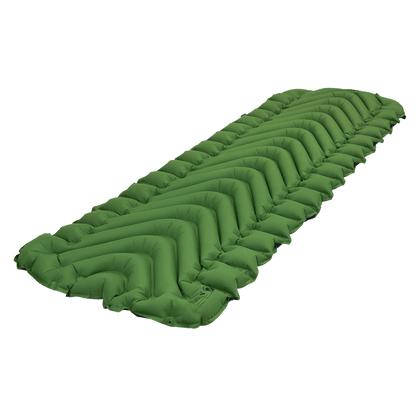 KLYMIT STATIC V SLEEPING PAD - GREEN LYING DOWN