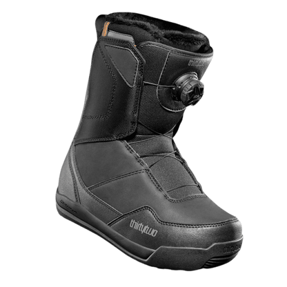 THIRTYTWO WOMEN’S SHIFTY BOA SNOWBOARD BOOTS – BLACK_FRONT SIDE ANGLE