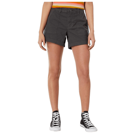 TOAD & CO WOMEN’S EARTHWORKS CAMP SHORT 5.5" – SOOT_FRONT ANGLE