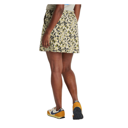 TOAD & CO WOMEN'S SUNKISSED WEEKEND SKORT - BARLEY DAISY FIELD - BACK VIEW