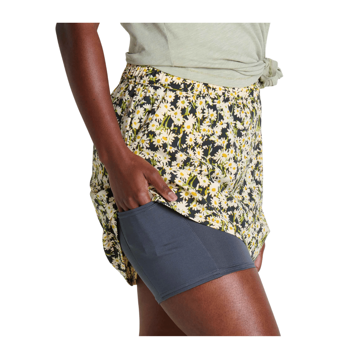 TOAD & CO WOMEN'S SUNKISSED WEEKEND SKORT - BARLEY DAISY FIELD - POCKET VIEW