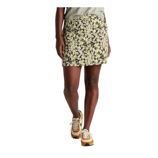 TOAD & CO WOMEN'S SUNKISSED WEEKEND SKORT - BARLEY DAISY FIELD - FRONT VIEW