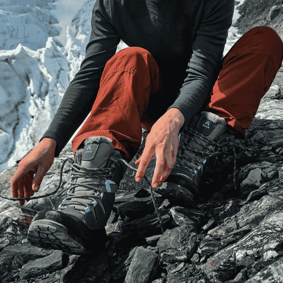 KAMIK WOMEN'S ICELAND F -40°C WINTER BOOTS - CHARCOAL - LIFESTYLE IMAGE