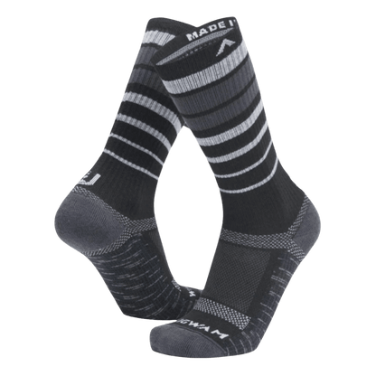 WIGWAM UNISEX ULTRA COOL ULTRA-LIGHTWEIGHT CREW SOCK - ONYX - PAIR FRONT AND BACK VIEW